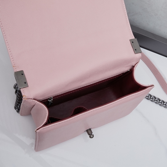 <AUTHENTIC>CHANEL bag - Picture 5 of 8